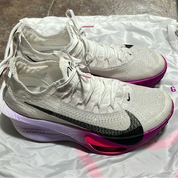 Nike Women\'s Athletic Shoes - White and Pink